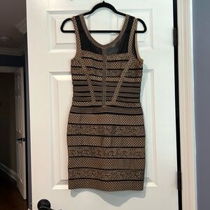 Garcia body on beautiful dress black and gold